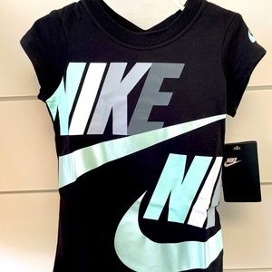 NWT Nike Girls Tee (4t)